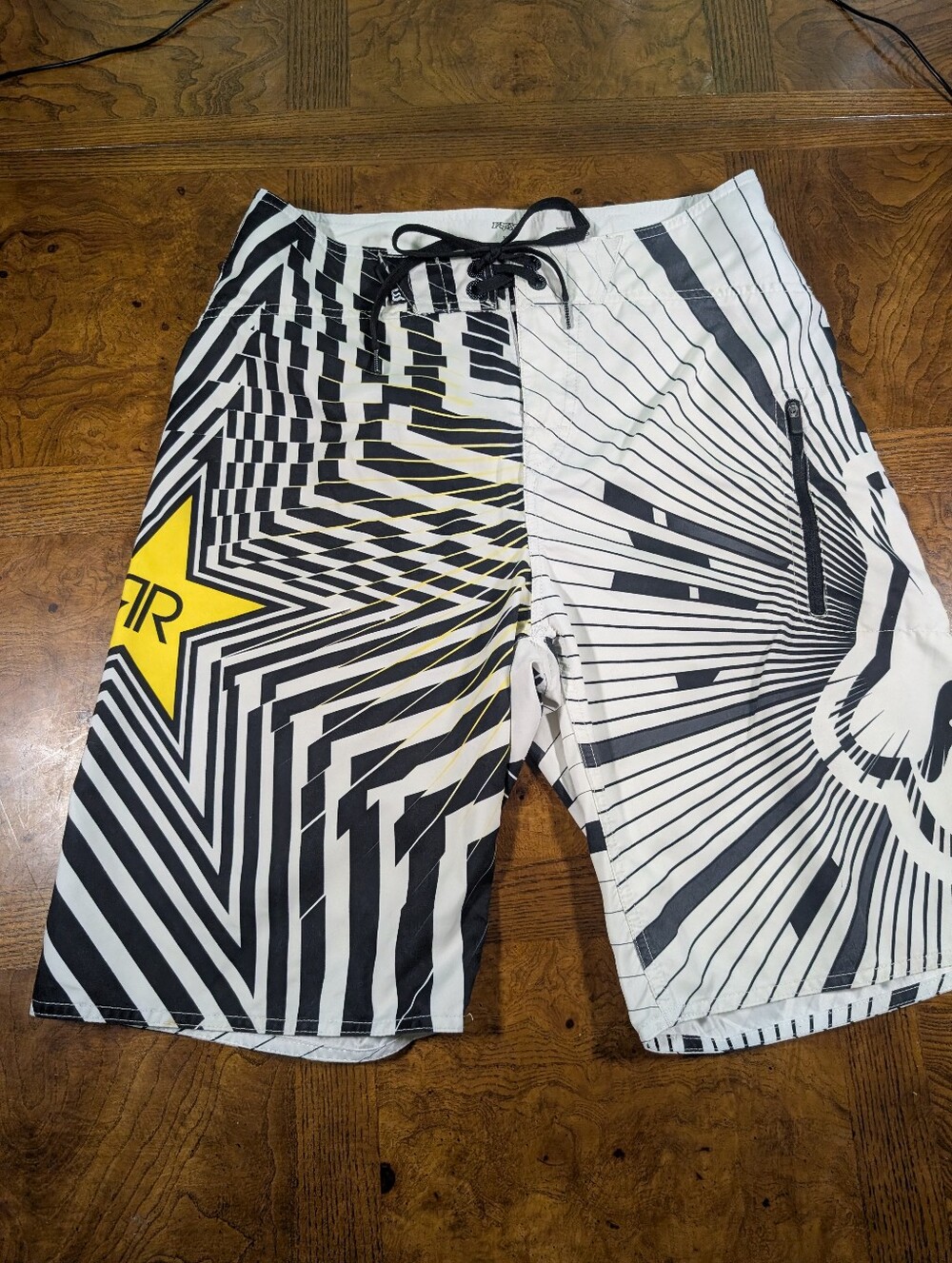 Fox Racing Rockstar Board Shorts Men's Size 31 Black White Yellow Surf Swim Trun